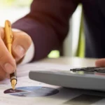 Illustration explaining Cost Per Lead (CPL) in digital marketing for real estate, fitness, and e-commerce businesses by Adcliq360